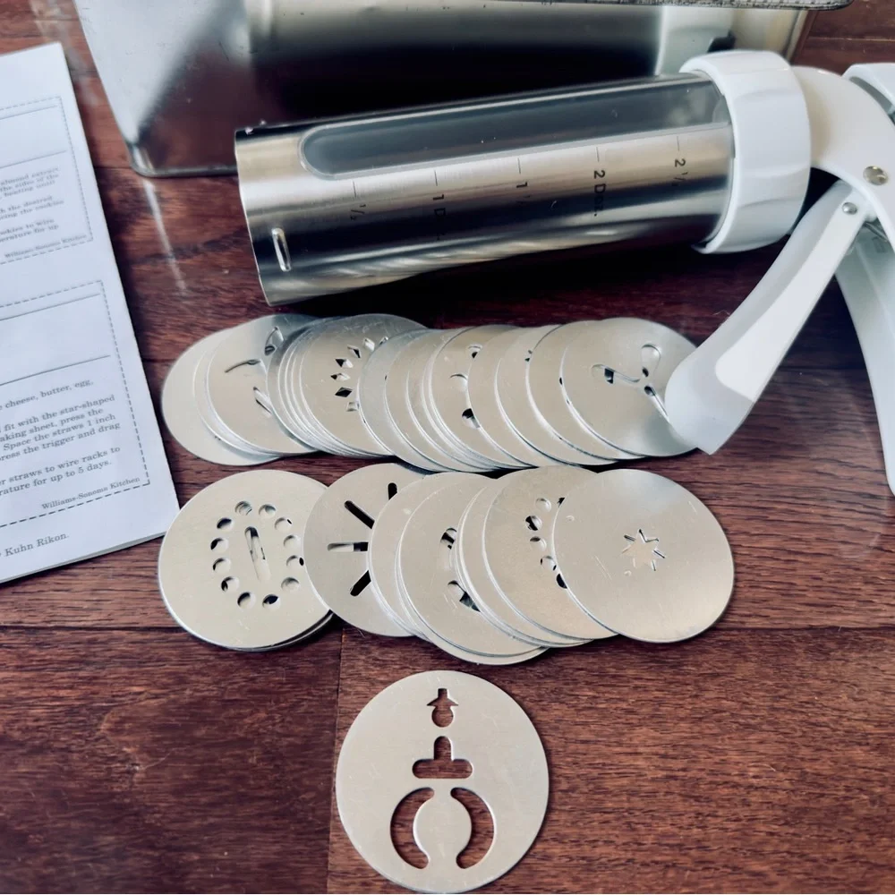 Williams-Sonoma Cookie Press with 33 Cookie Disks in Tin made by Kuhn Rikon